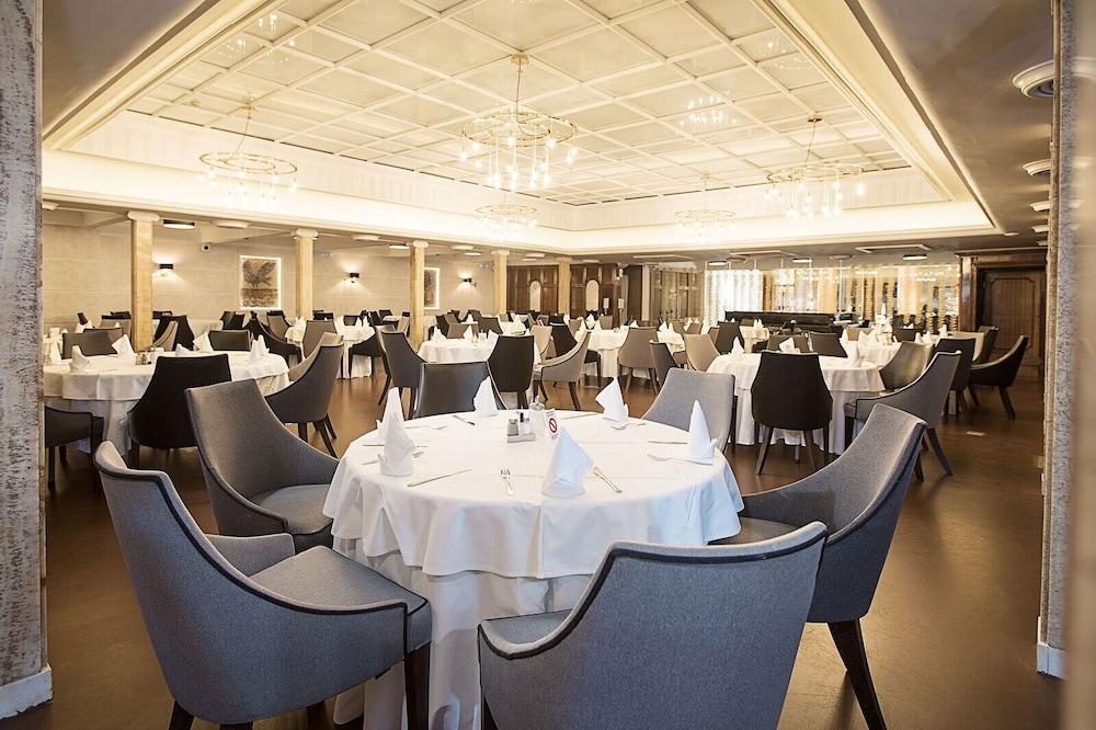 Majestic Hotel 4*